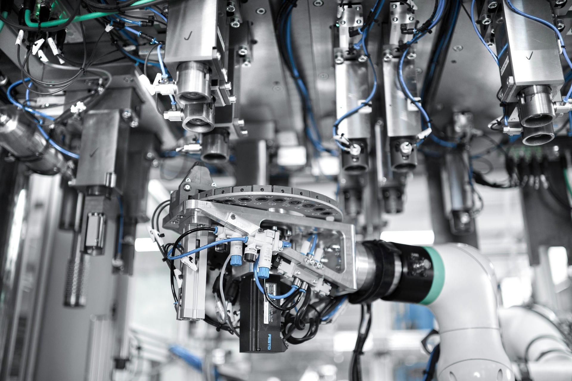 Teilautomatisierte Hydraulik-Presse